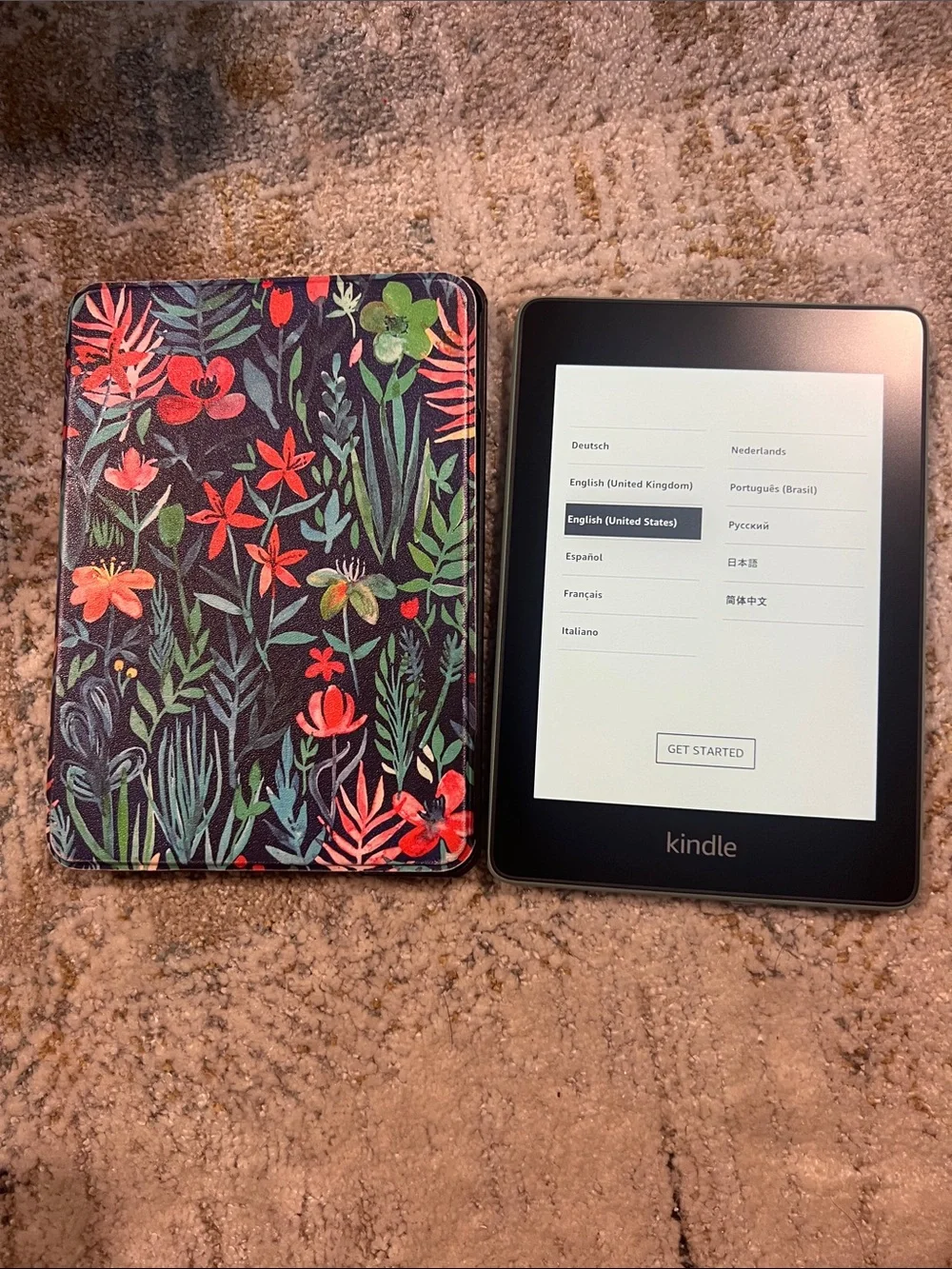 kindle paperwhite 10th generation 32 gb with charger and case z27